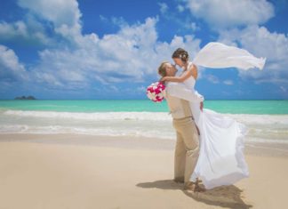 abiti-da-sposa-estivi-per-matrimonio-in-spiaggia
